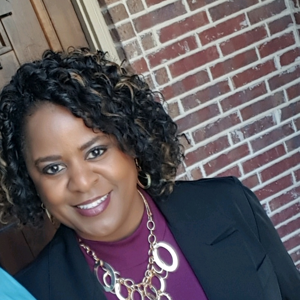 Meet your Posher, Cynthia